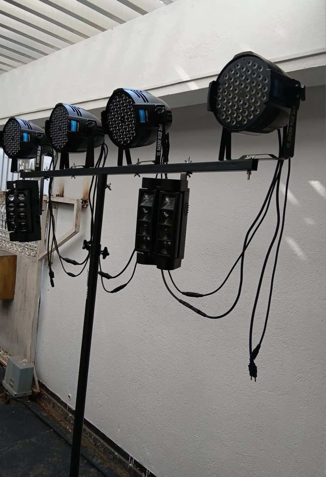 Lighting stand | DJ Parties | Karaoke - Professional Event Lighting